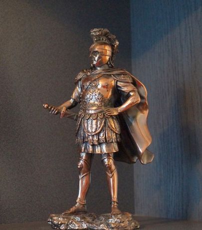Статуэтка римского полководца легата