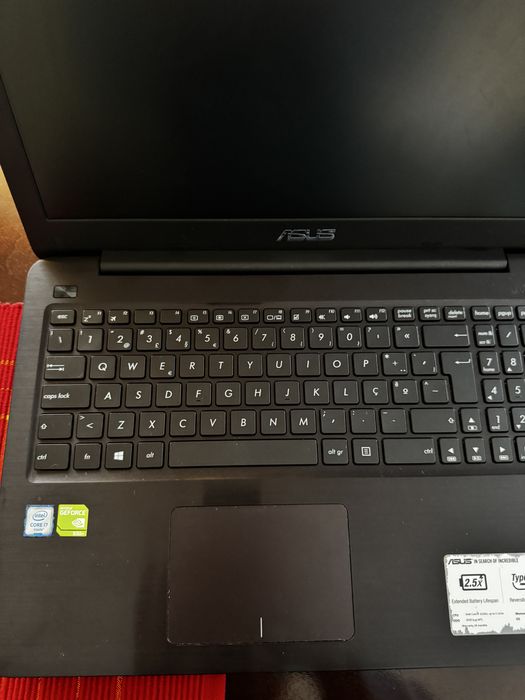 Portátil ASUS X556U: Intel Core i7