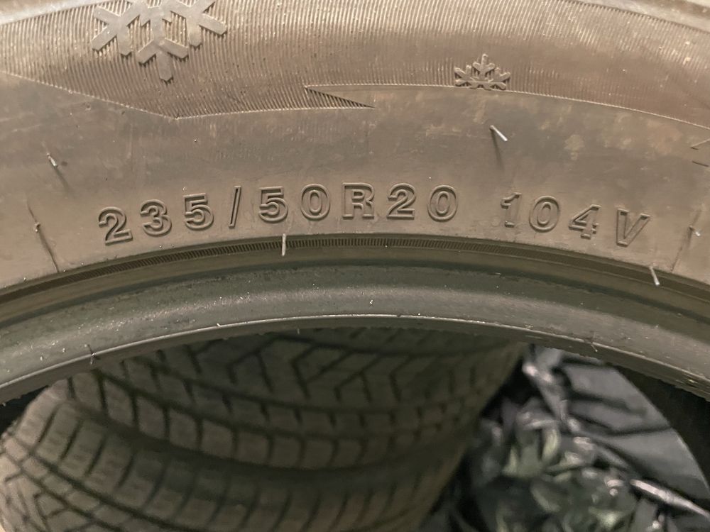 Opony zimowe 235/50R20, 265/45R20
