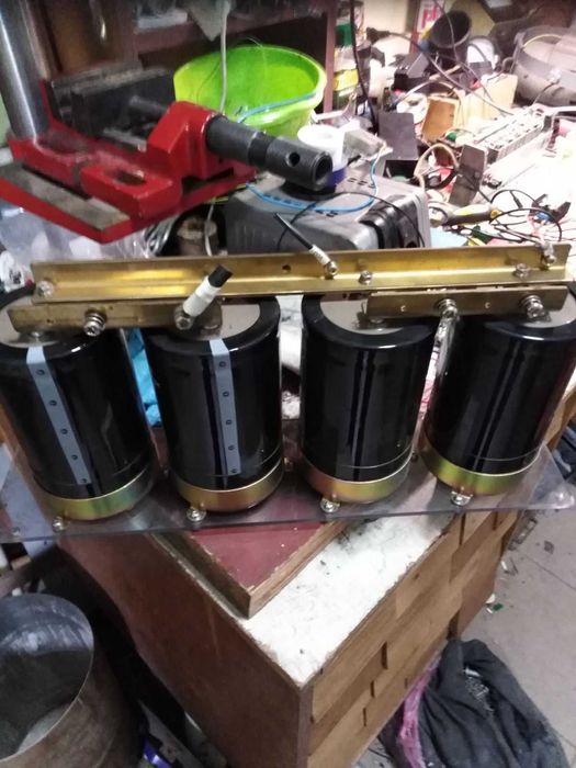 Продам конденсатори