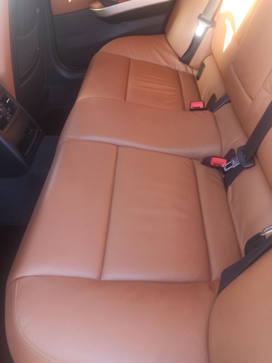 Vendo BMW 318 LCI