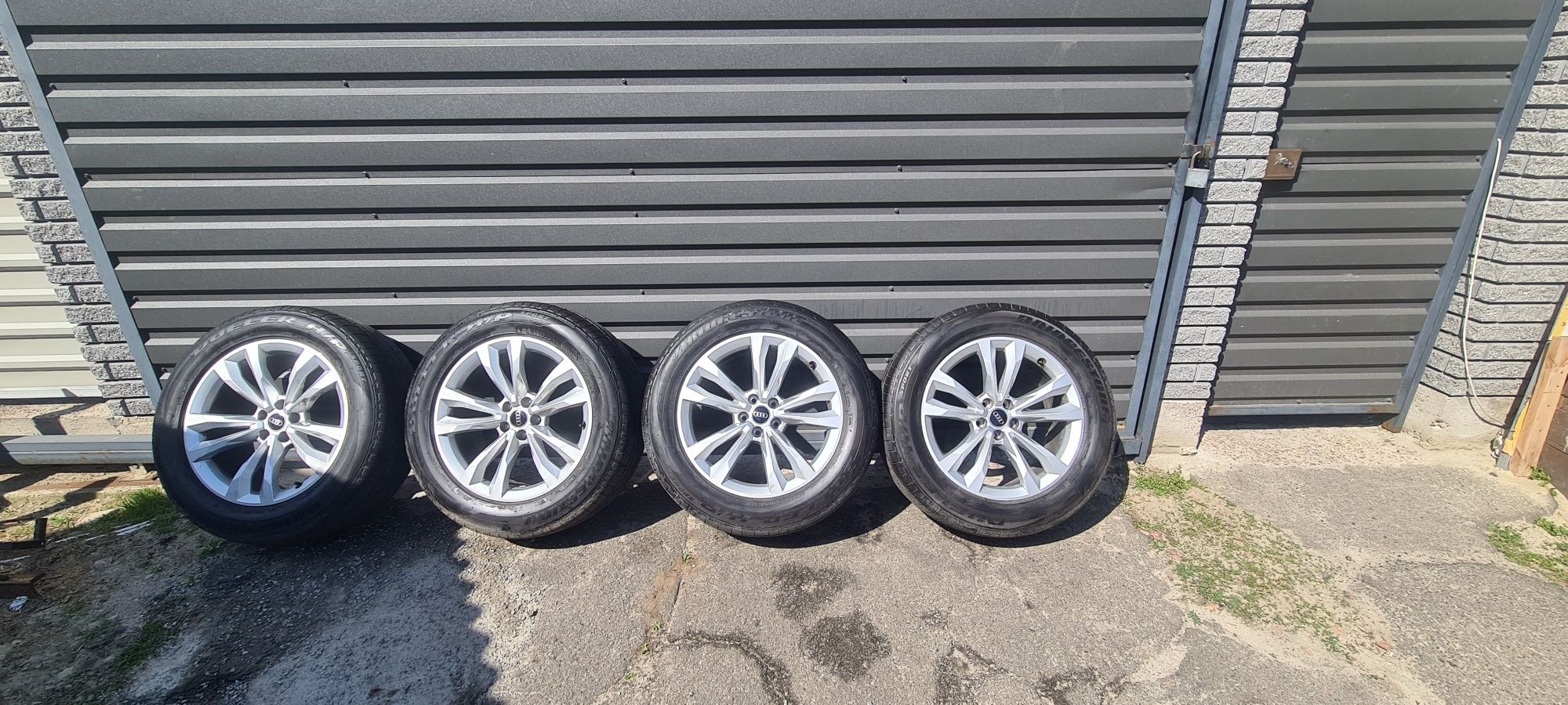 Шини Bridgestone  R19 255/55 + диски R19 Audi