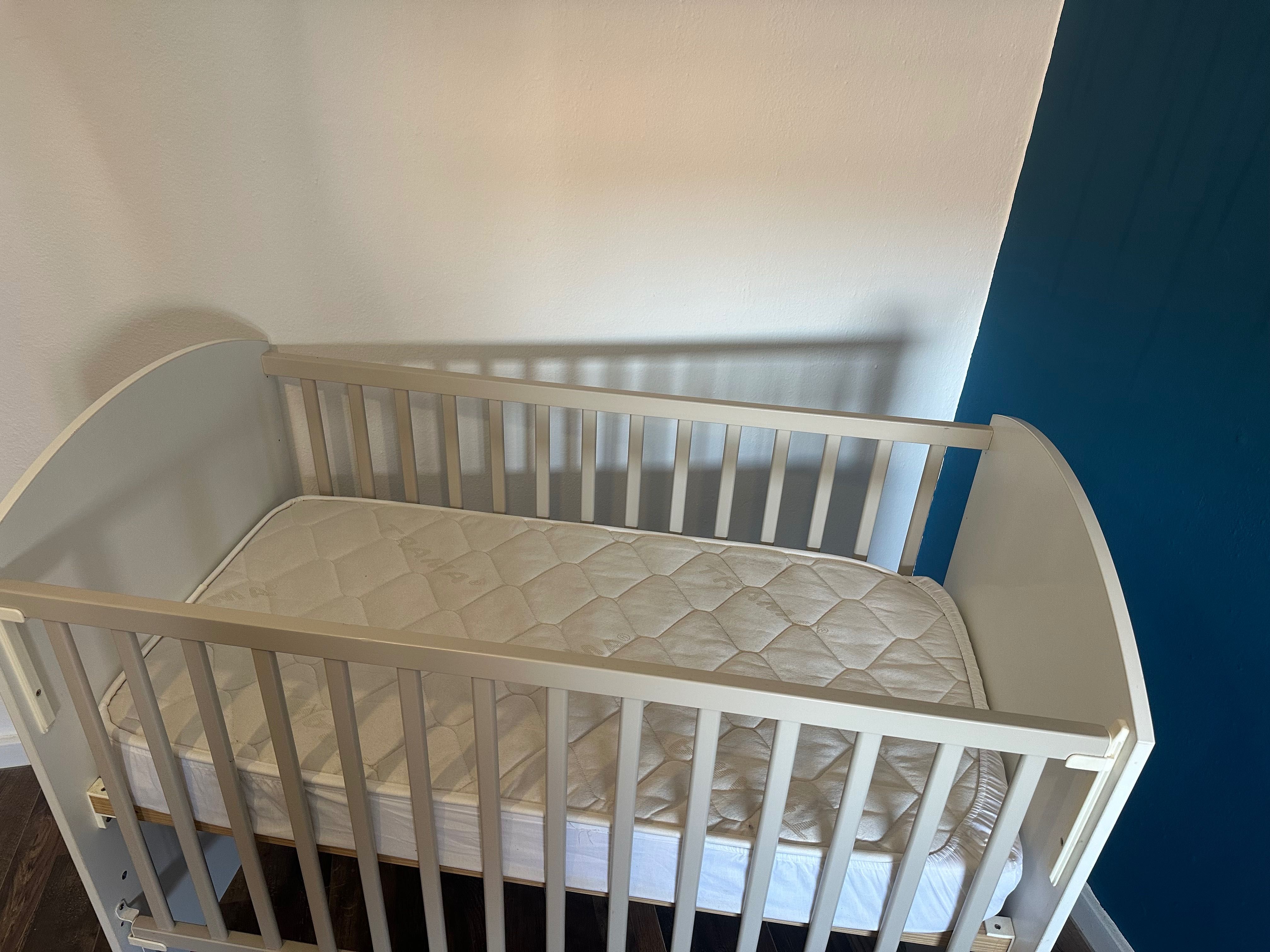 Cama bebé c/colchão