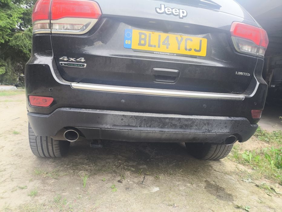 Zderzak tylny kompletny czarny PXR Jeep Grand Cherokee WK2 4 pdc