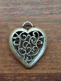 Srebrna zawieszka w kształcie serca ażurowe vintage