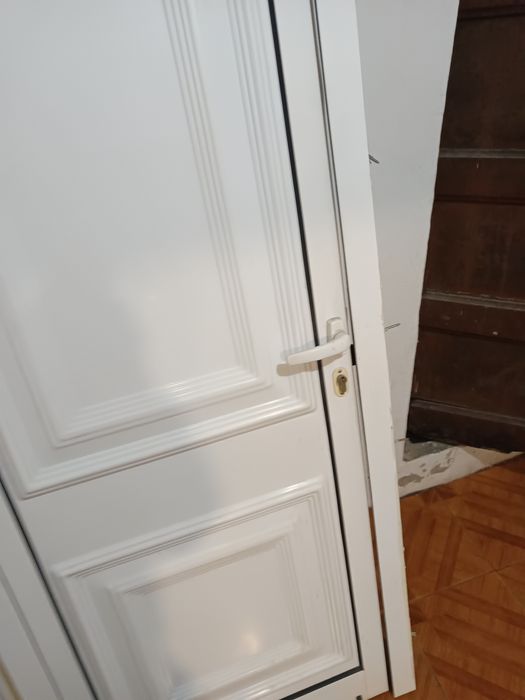 Portas de alumínio com canhões novos