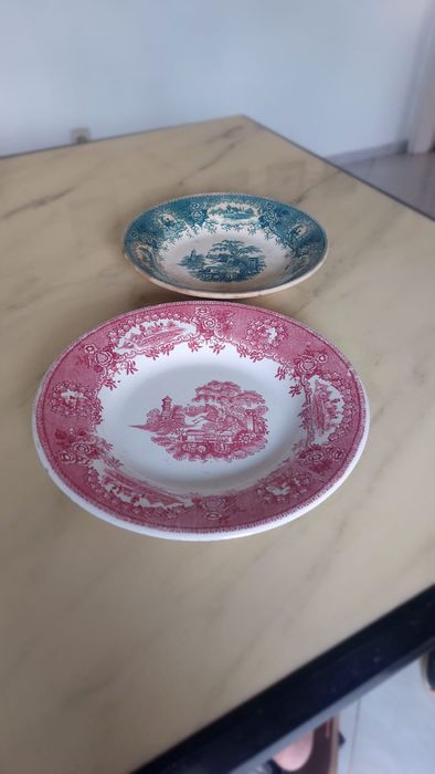 Dois pratos Gilman & C.ta