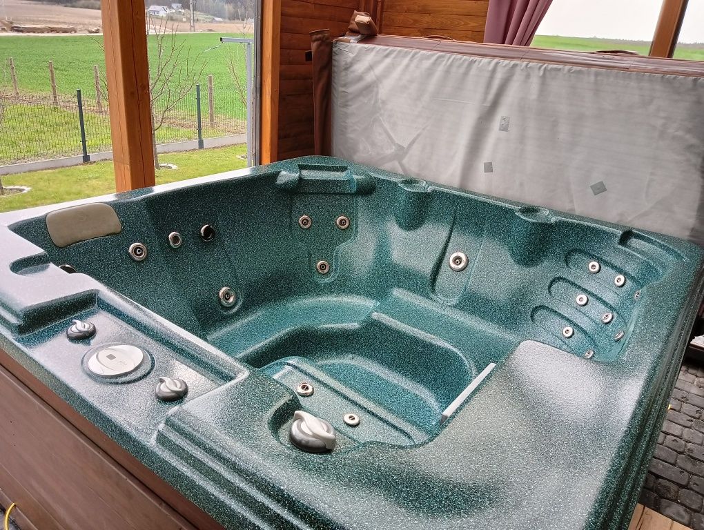 Jacuzzi ogrodowe 6os. na gaz...