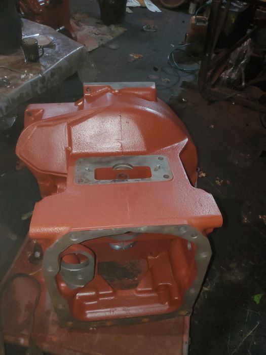 Корпус проміжутки мтз 1025, 1221