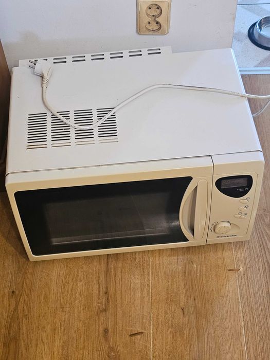 piekarnik indesit oraz mikrofalówka electrolux