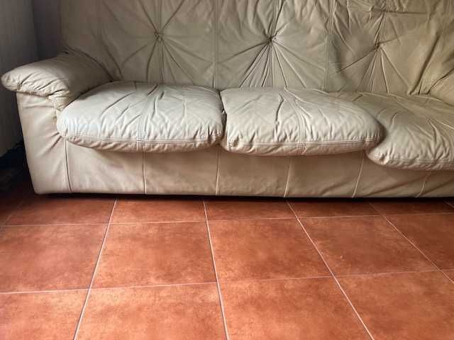 Sofa em pele 3 lugares, cor creme, Château d'Ax.