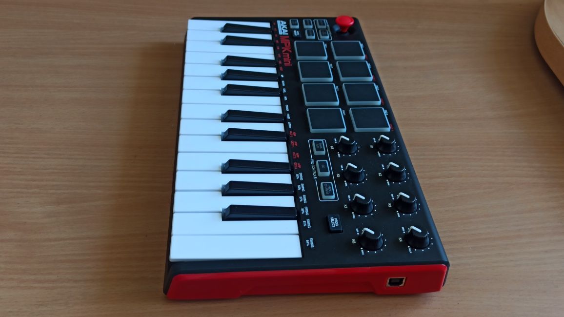 MIDI-контролер Akai MPK Mini MK2