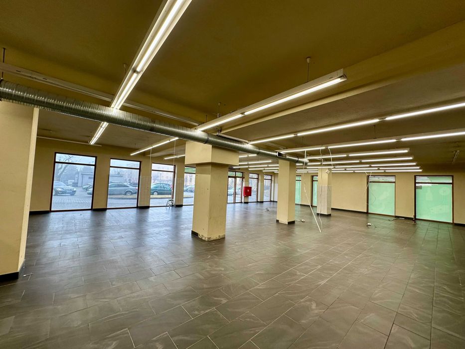 Lokal handlowo-usługowy Jędrzejów-550 m2