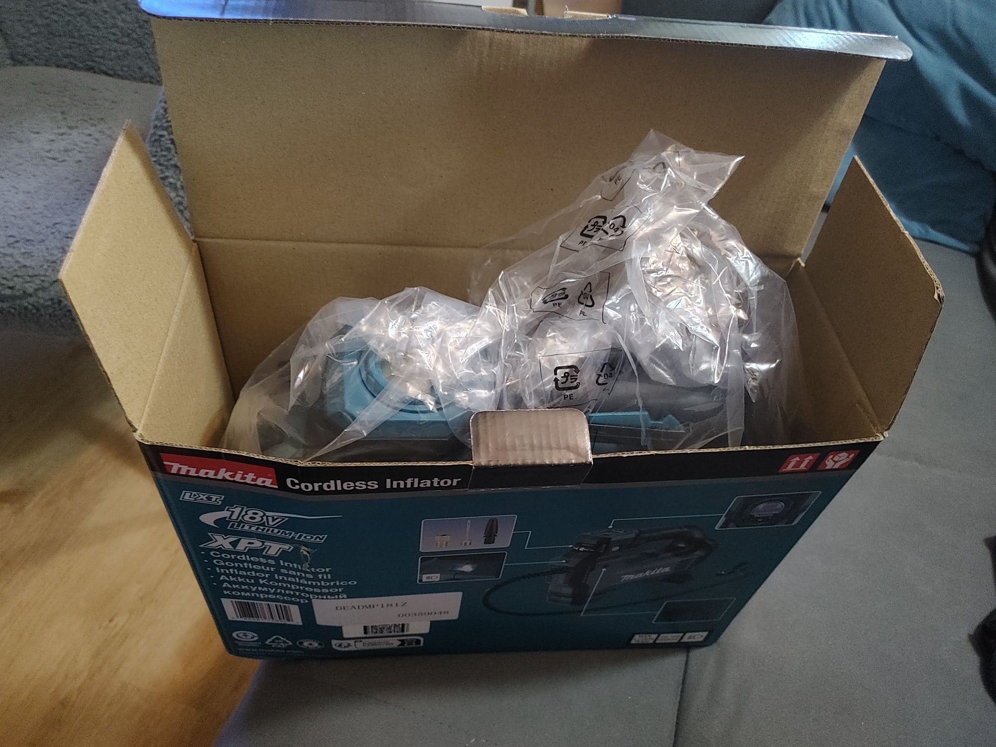 Mini kompresor makita. Polecam
