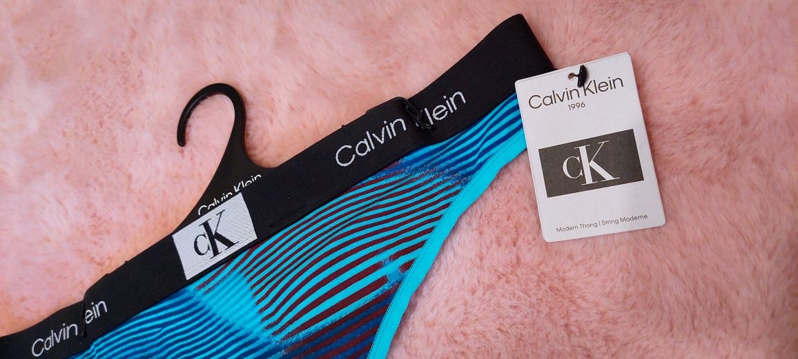 Stringi Calvin Klein CK XL nowe majtki damskie figi bikini