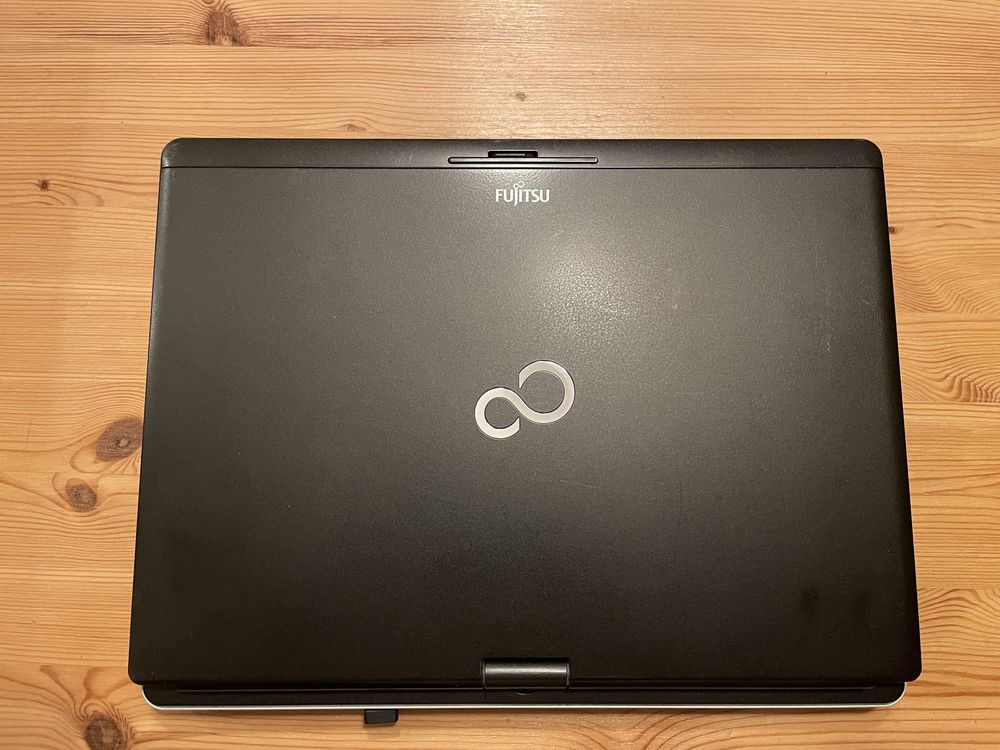Laptop Fujitsu Lifebook T901 z funkcją tablet