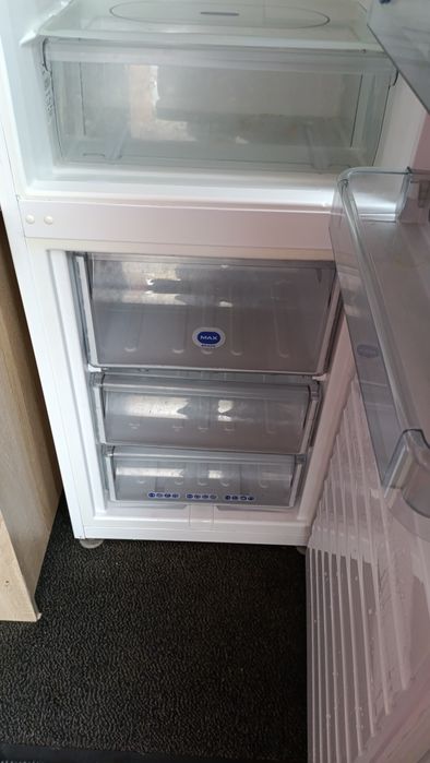 Lodówka Whirlpool biała