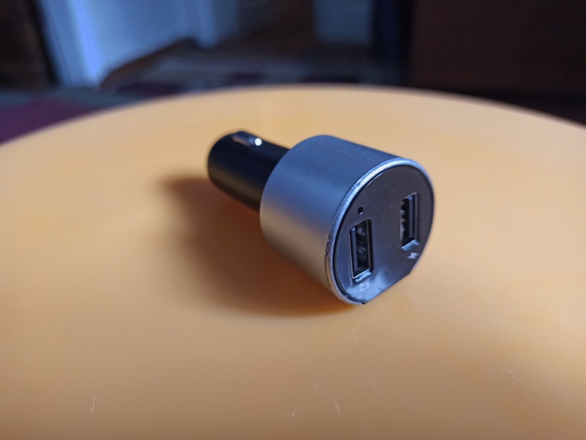 Автомобільне зарядне usb