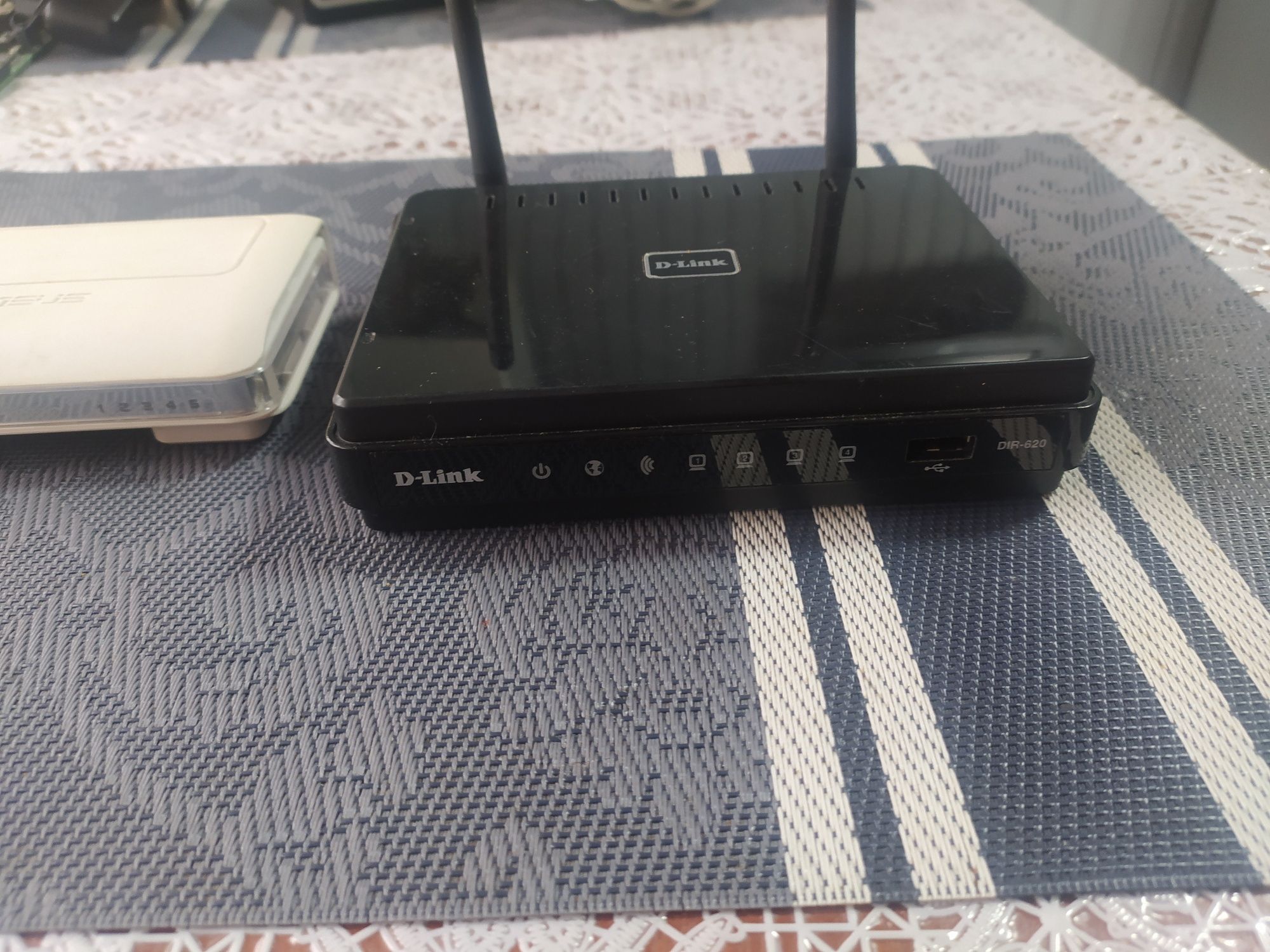 WI-FI роутер DIR-620+комутатор (switch) ASUS GX1005B/G