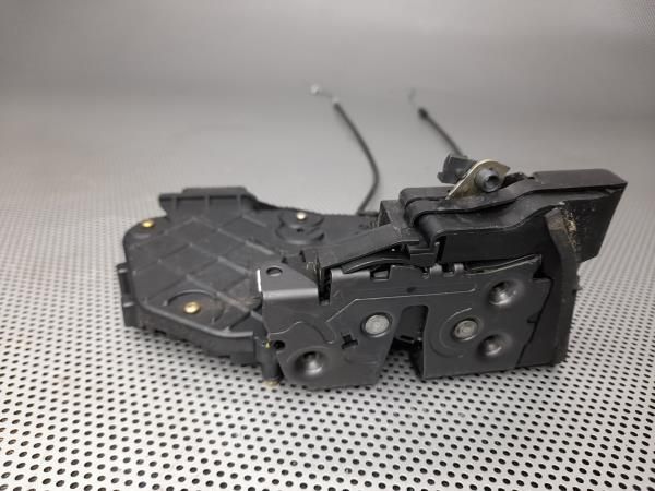 Fechadura / fecho porta trás esquerdo MAZDA 3 (BK)