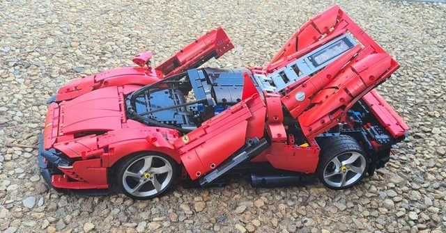 LEGO Technic - Ferrari Daytona SP3 - 42143 / Bugatti Chiron - 42083