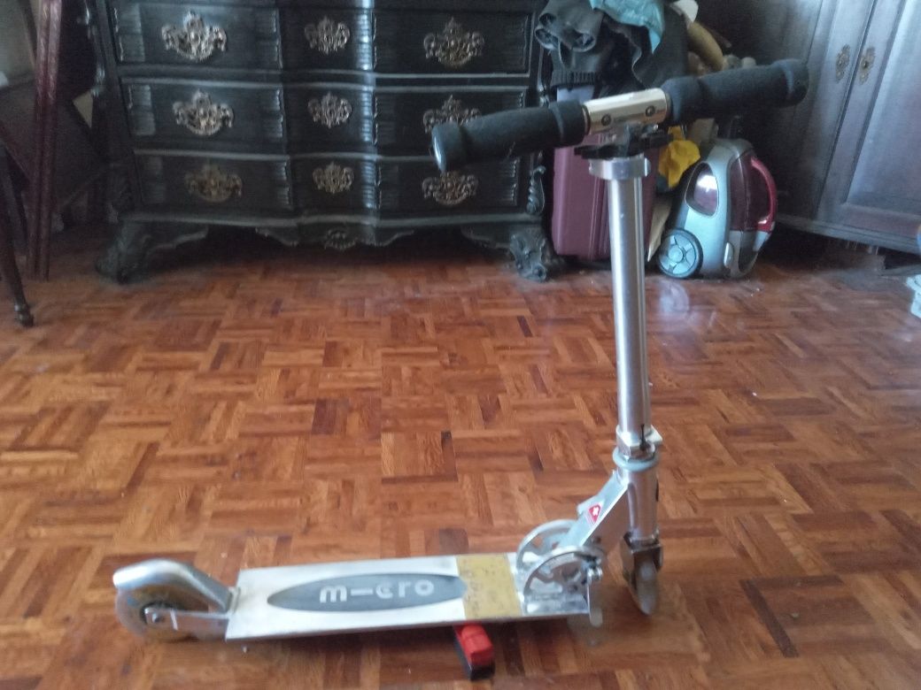 2 trotinetes marca micro e decathlon