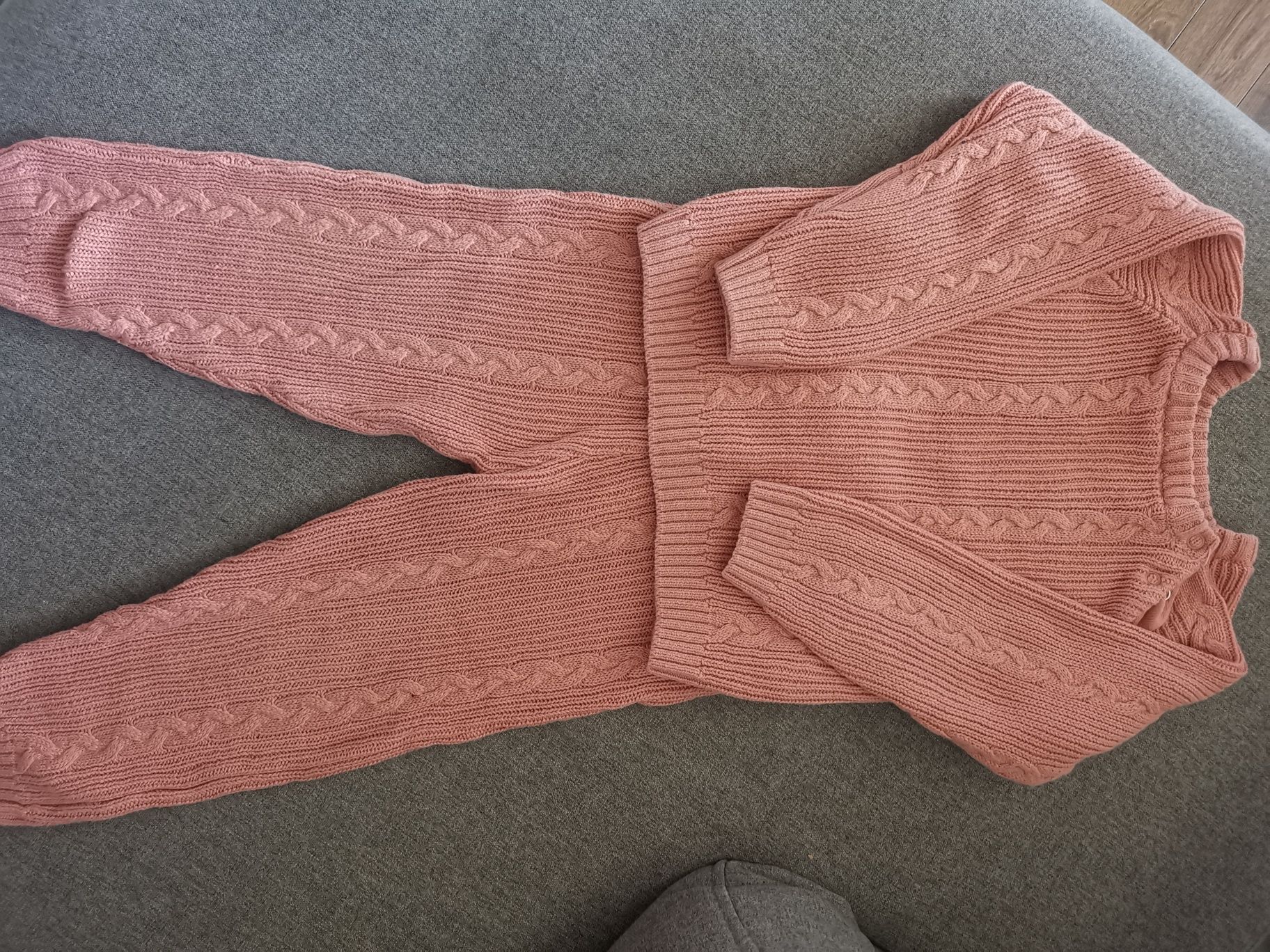 Komplet sweterekowy rozmiar 98