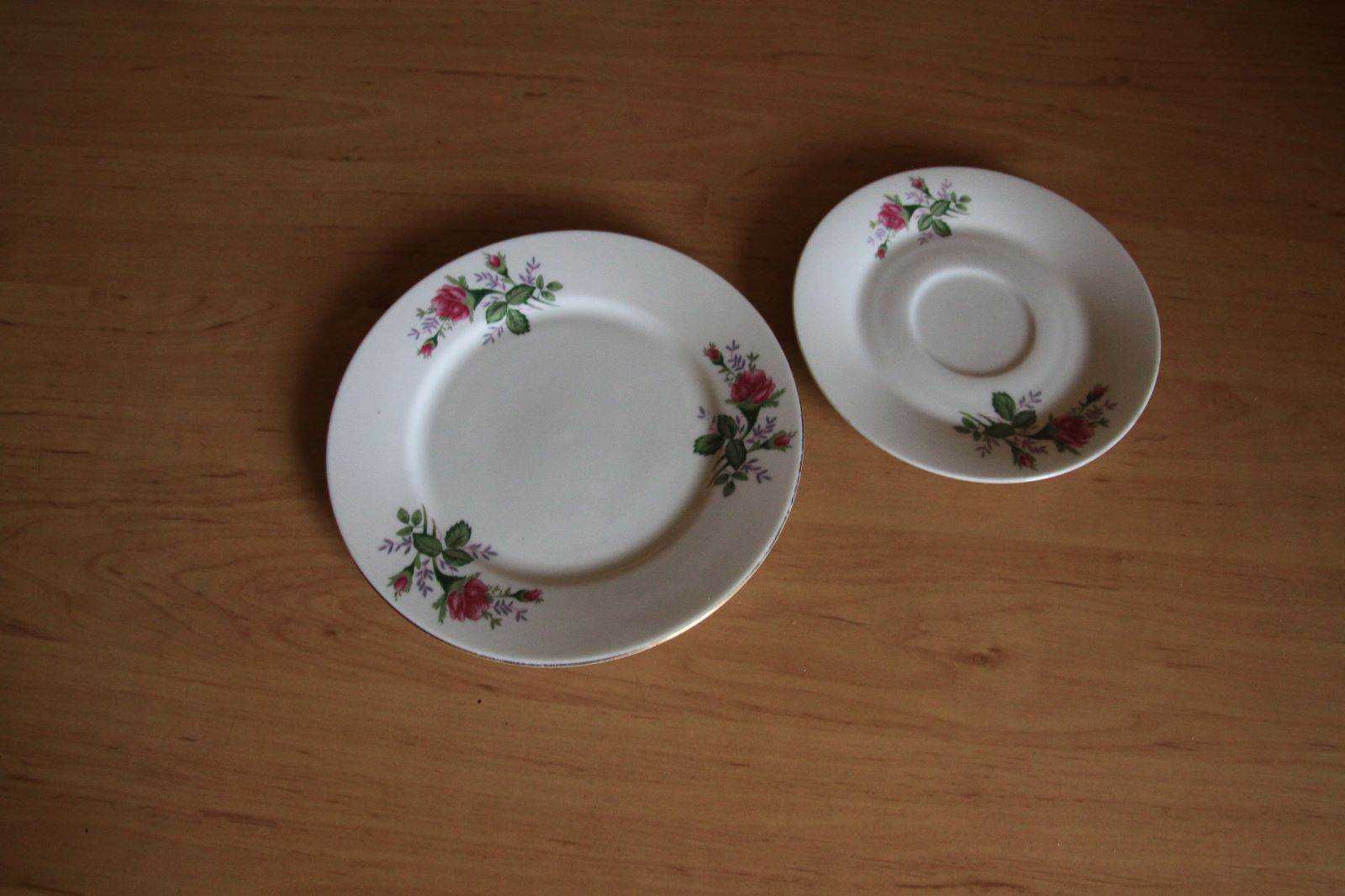 Zestaw 2 porcelanowych talerzy mały + średni China Pearl seria Regina
