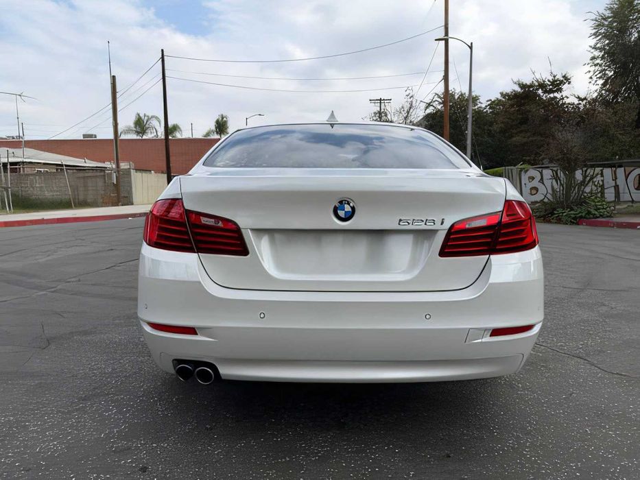 BMW 5 Series      2016