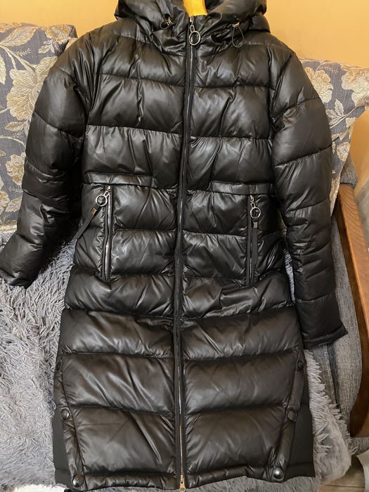 Зимовий плащ, пуховик, пальто