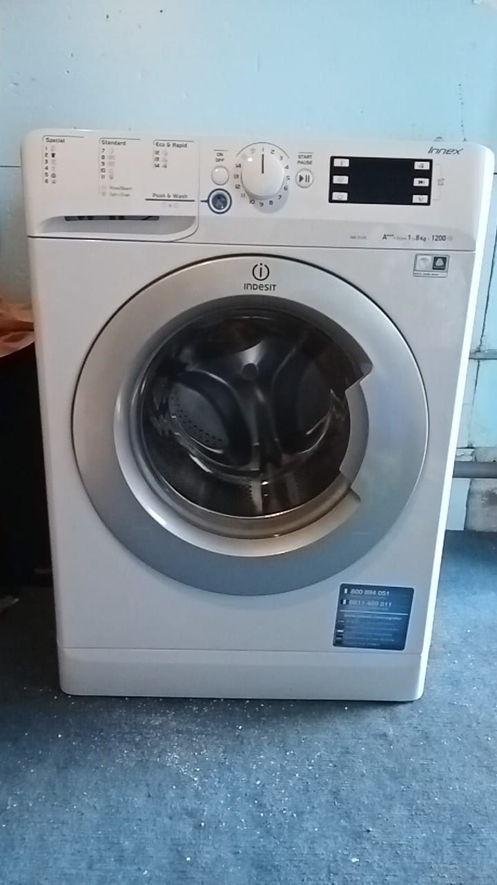 NOVO PREÇO: Máquina de lavar roupa 8Kg Indesit Innex