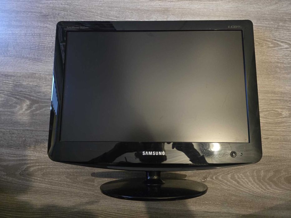 Komputer PC +klawiatura, monitor, 7 6700 / 1070 8GB / 24GB RAM