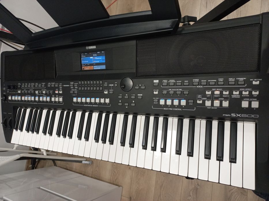 Yamaha psr sx600