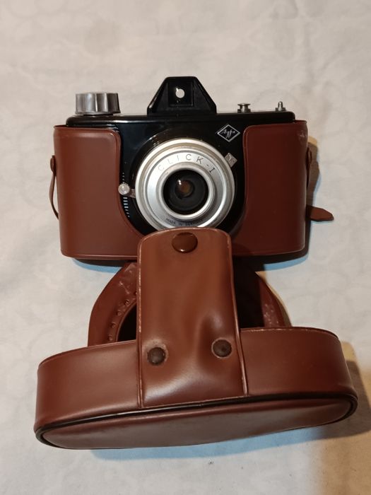 2 Duas Máquinas de fotografar e uma máquina de filmar