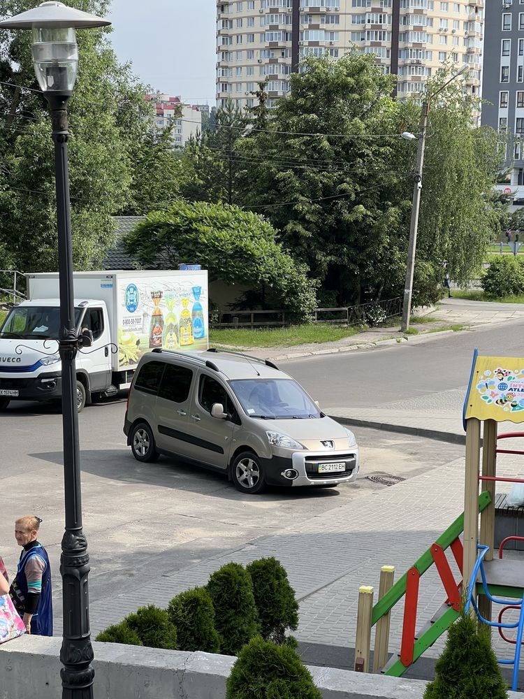 Peugeot partner tepee офіційне авто