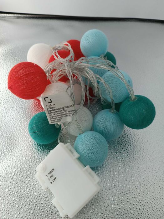 Lampki ogrodowe LED multikolor – dekoracja tarasu i balkonu