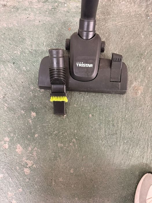 Aspirador de pé alto