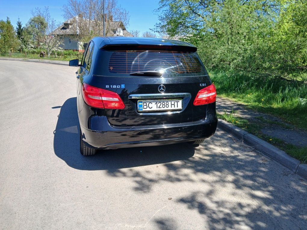 Мерседес-Автомат 2012р. B180 w246 Дизель..