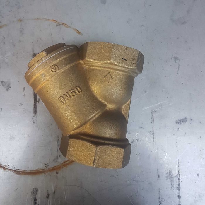 Filtr skośny 2" DN50. Zawór kulowy 2" DN50
