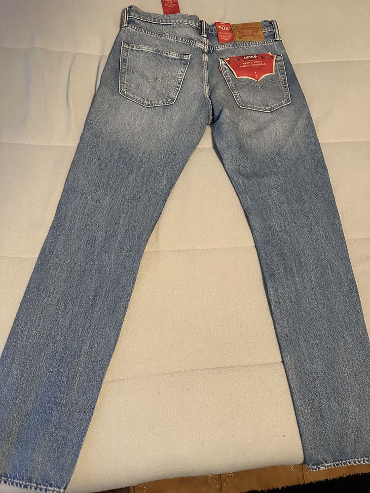 Calças Levi’s novas