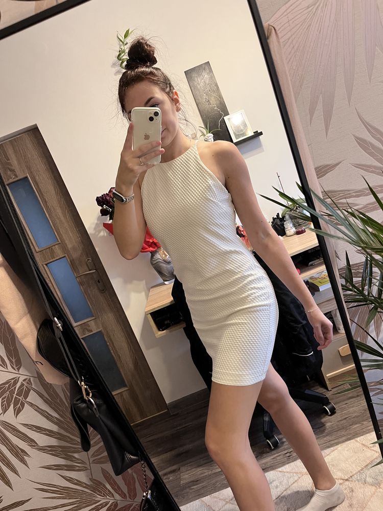 Biała kremowa sukienka mini midi krótka splot elegancka na codzień