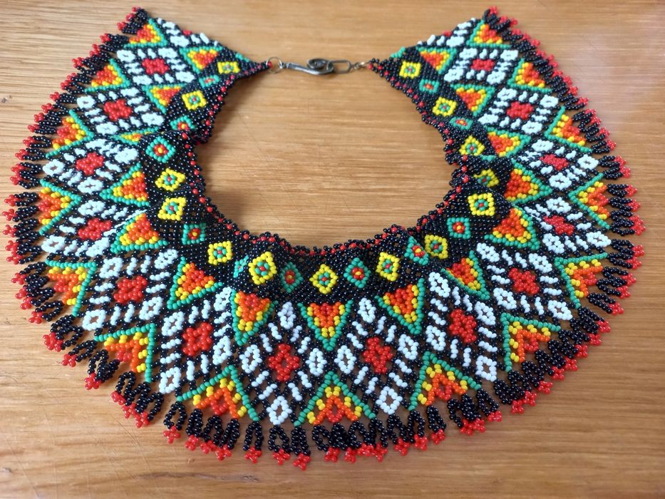 Традиційна українська силянка з бісеру, намисто до вишиванки