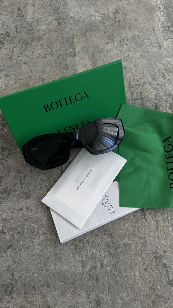 Bottega Veneta окуляри оригінал