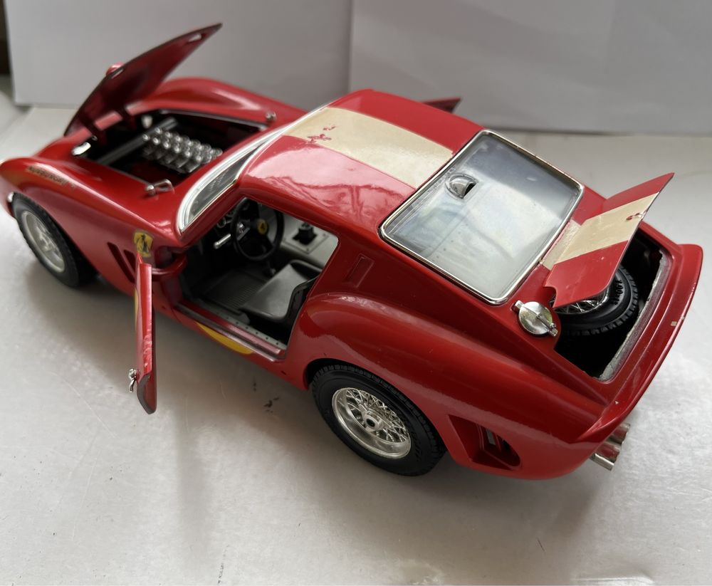 Model samochodu w skali 1:18 Ferrari 250 GTO Bburago Burago