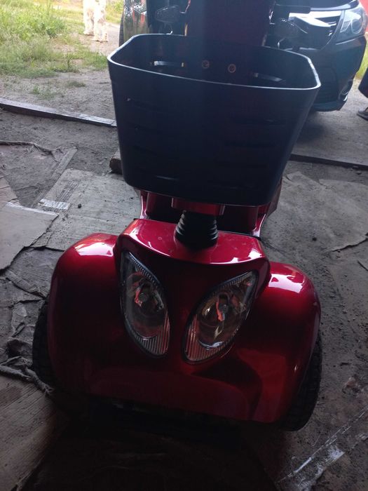 Електроскутер для людей із інвалідністю та похилого віку