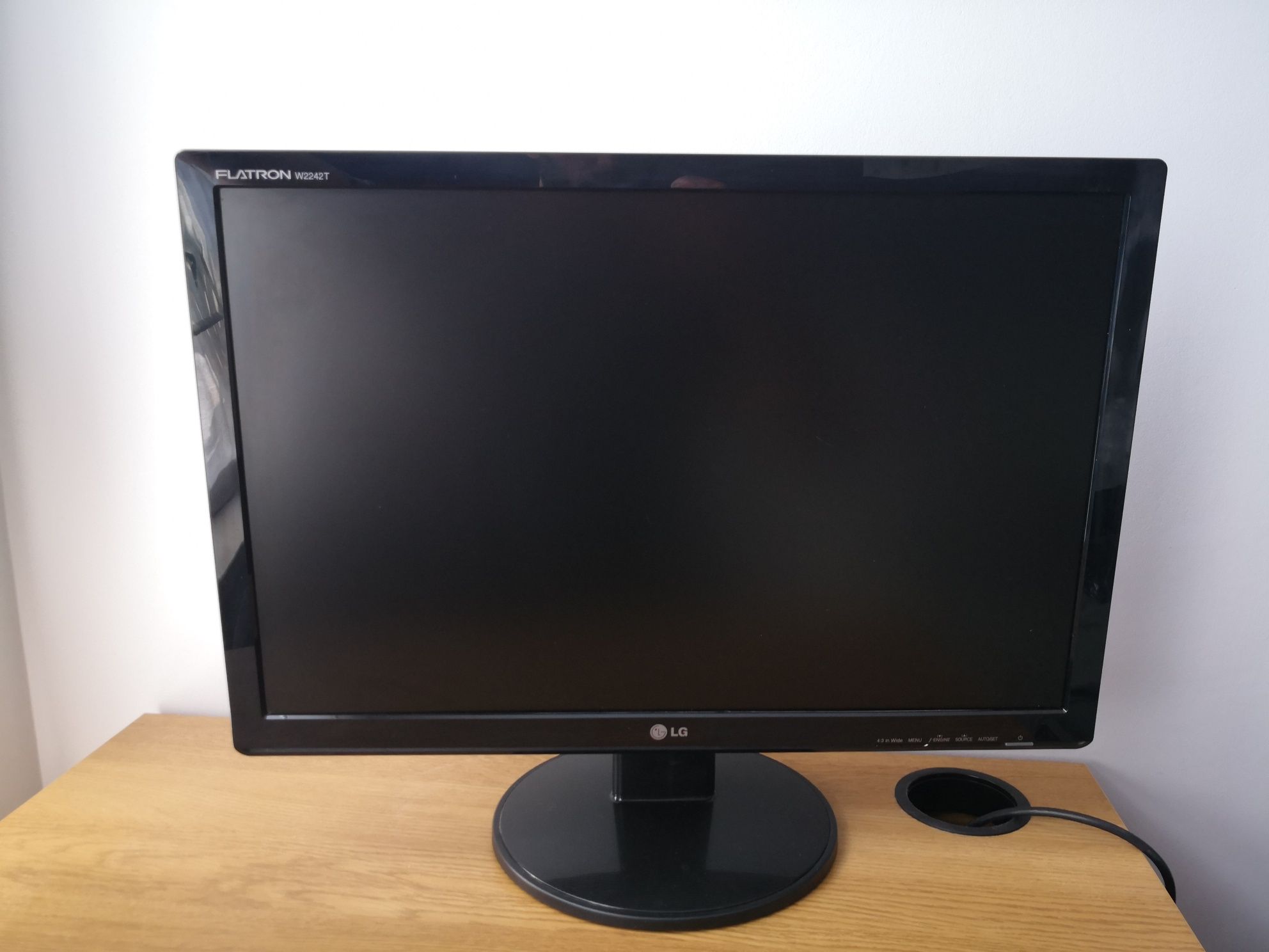 monitor LG 22" LG FLATRON W2242T-pf