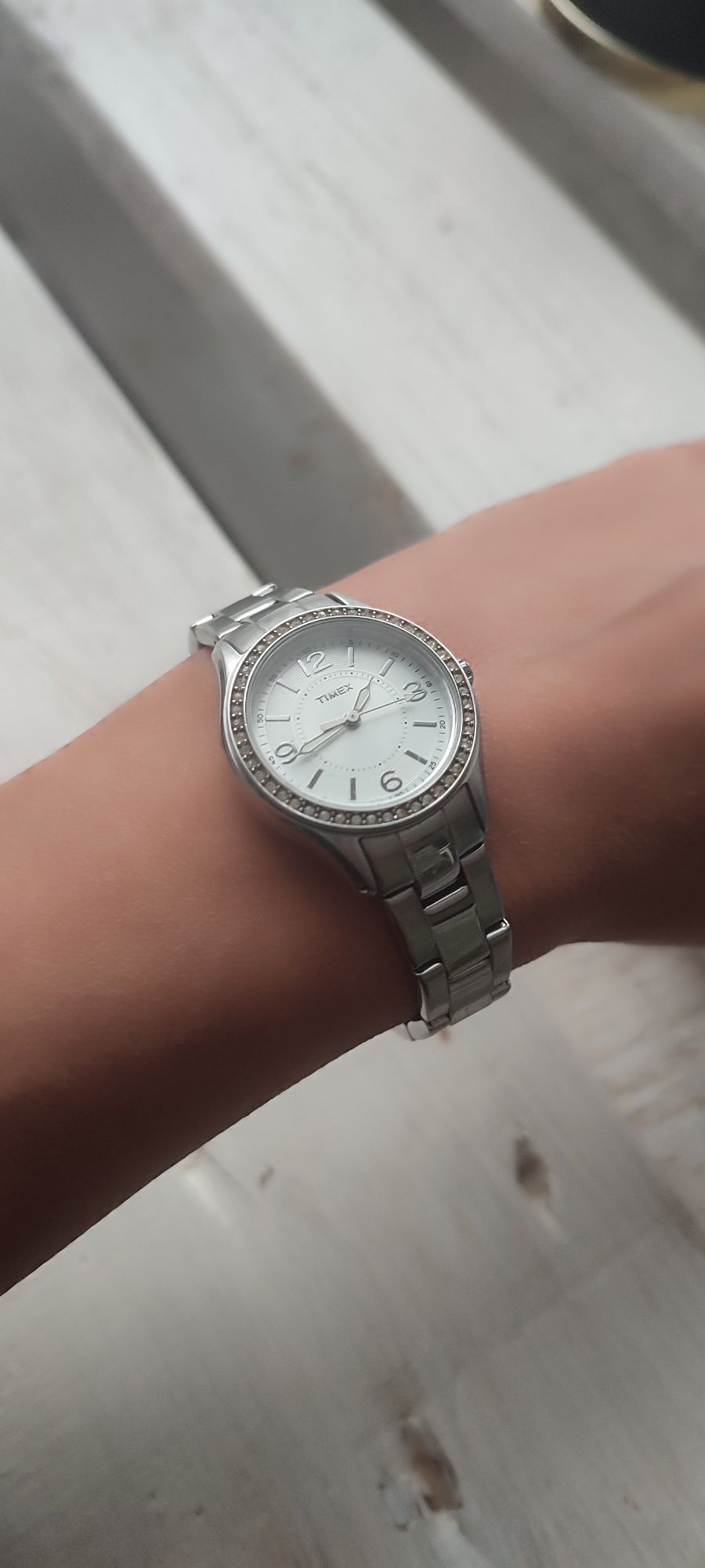 Zegarek Timex z kryształkami