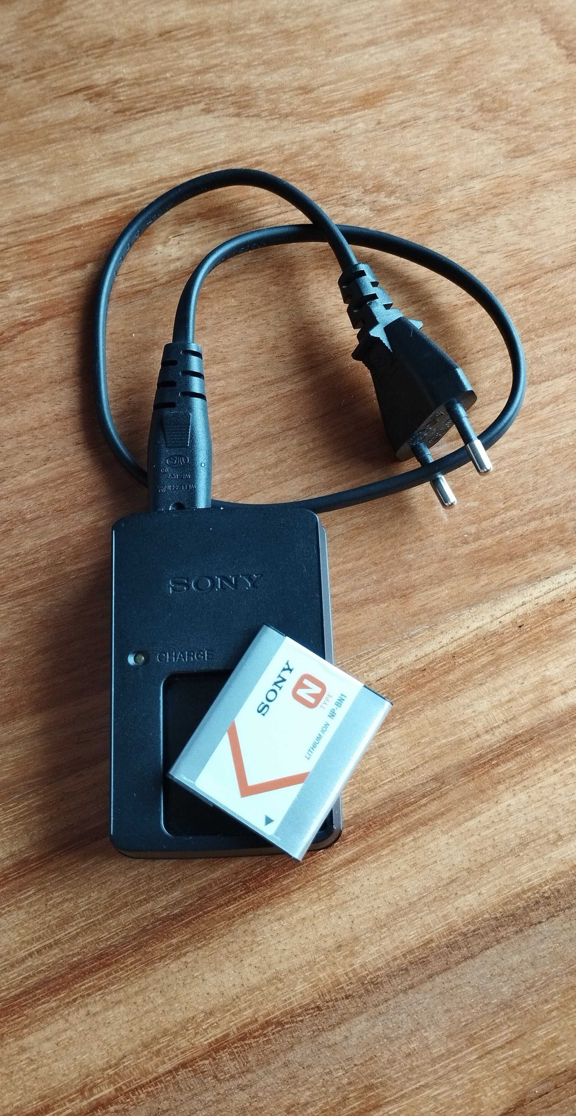 Sony Cyber-Shot (DSC-W320) - c/ oferta de cartões de memória