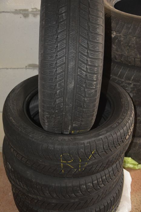 Шини зимові r 16