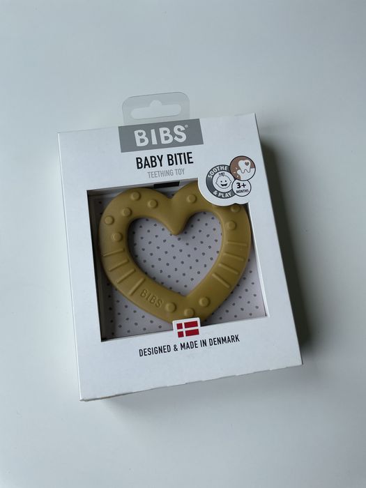 BIBS nowy sensoryczny gryzak dla niemowląt serce musztardowy